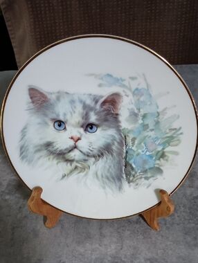 Decorative Cat Plate with Blue-Eyed Persian Portrait - Unbranded
